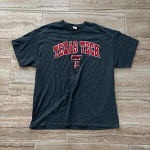 Gildan Men's Grey and Red T-shirt